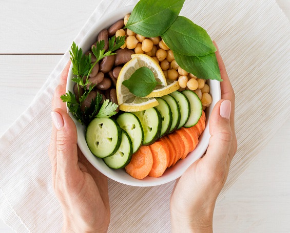 A importância da dieta na prevenção de doenças crônicas: Nutrição como escudo protetor